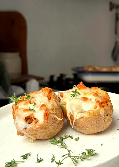 Cartofi Umpluți – Prânzul Sățios și Crocant care te va Cuceri 🥔🧀