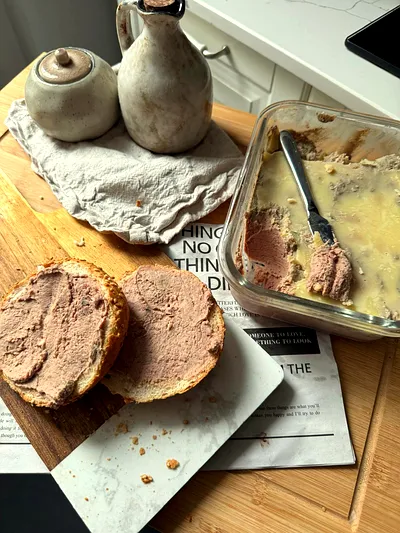 Pate de casă „Mătăsos” – Adio, variante de magazin! 🥂