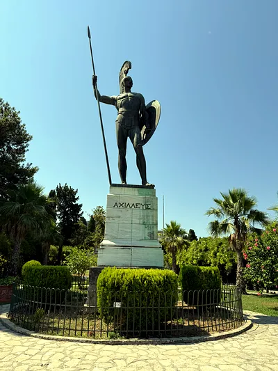 Palatul Achilleion și Aroma Uleiului de Măsline