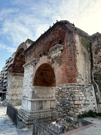 Salonic: Arcul lui Galerius - Arc de triumf în inima orașului