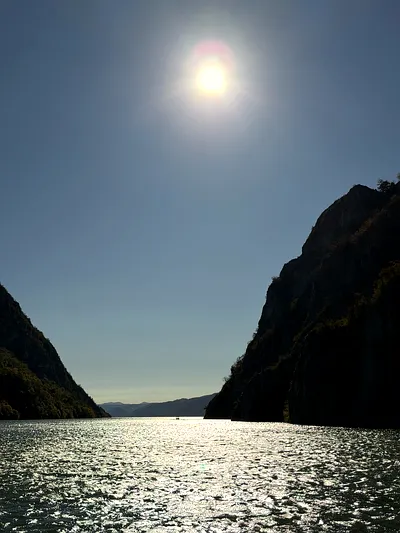 Cazanele Dunării: Un Defileu de Poveste la Granița cu Serbia