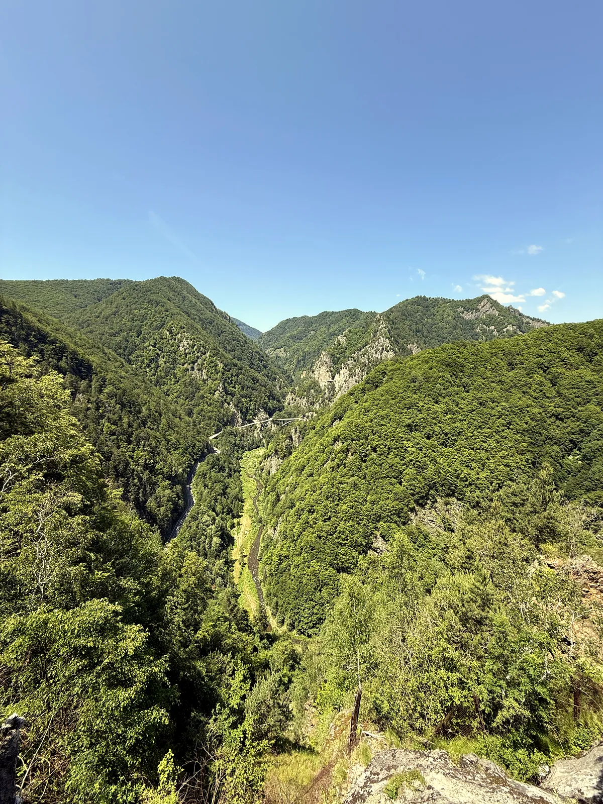 Cetatea Poenari: Fortăreața din Norii Argeșului