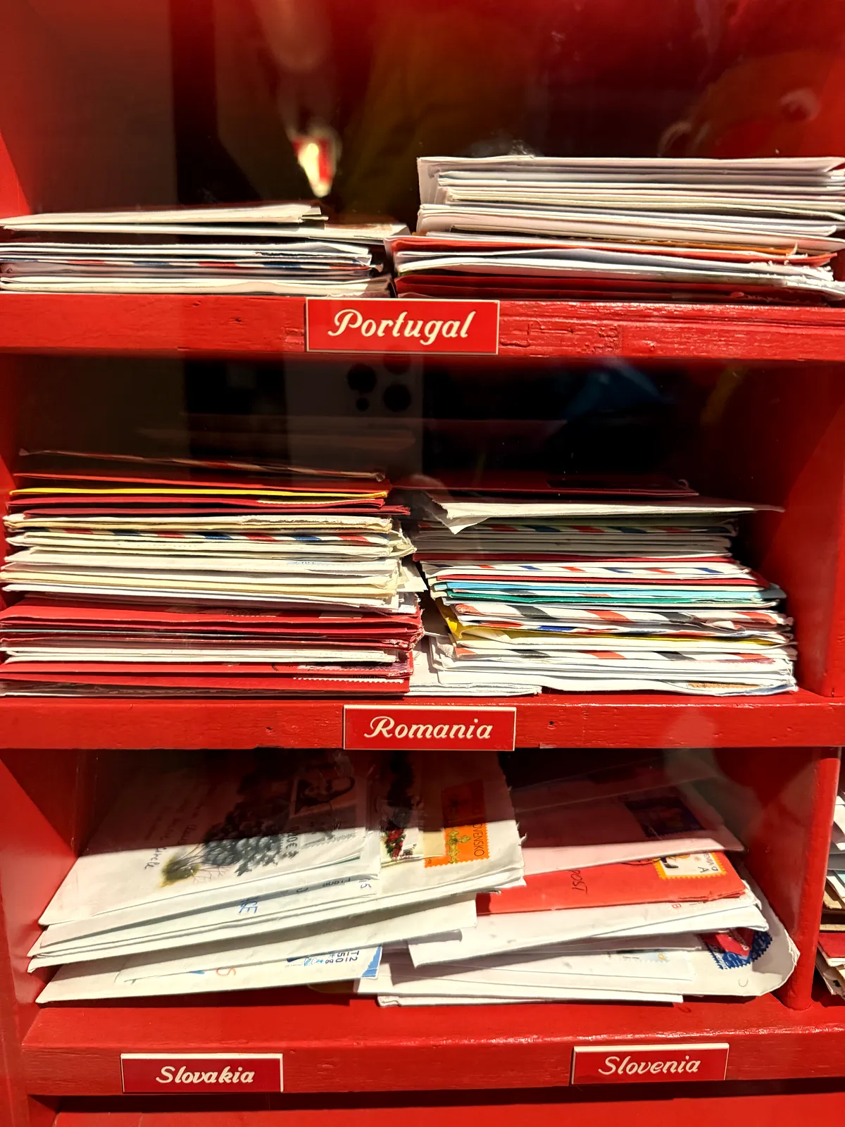 Magia din Laponia: O Călătorie de Vis Acasă la Moș Crăciun