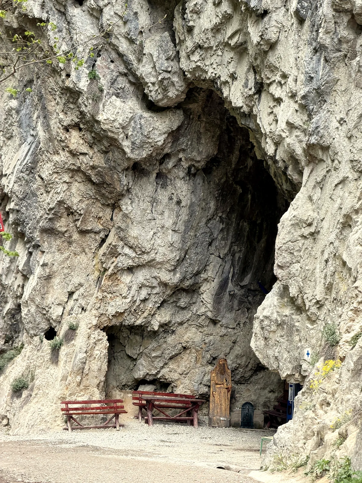 May Day Mini Vacation at Ranca: Trovanti, Polovraci Cave & Mountains